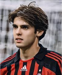 《英雄联盟手游》全新“水晶玫瑰”皮肤正式上线 浪漫盛会静候玩家光临